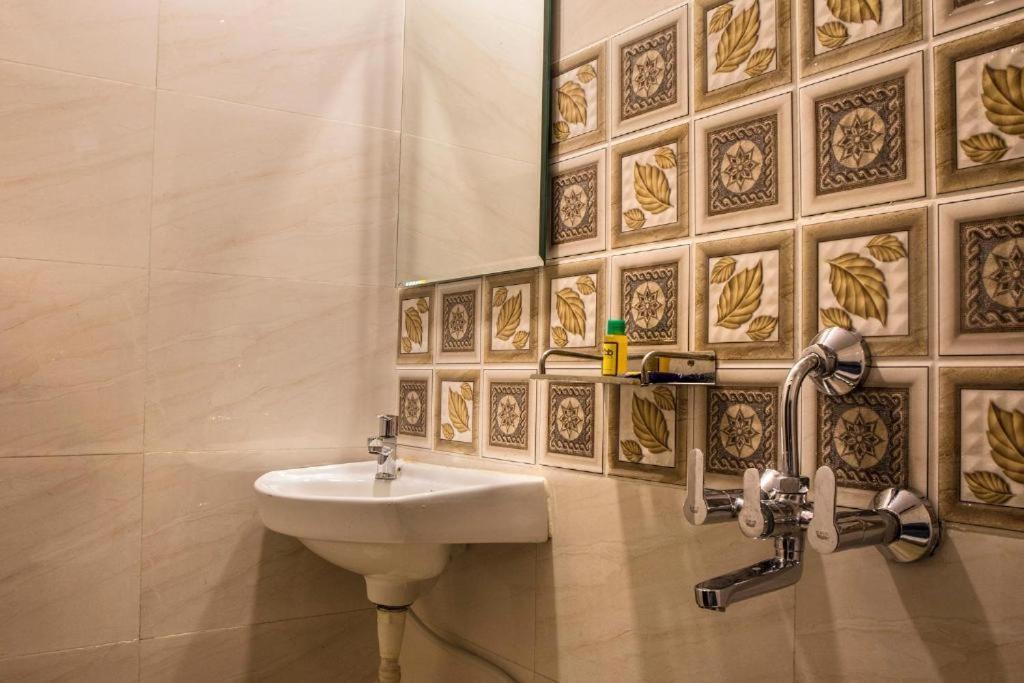 Hotel Embassy Grand Near Us Embassy Bkc 孟买 外观 照片